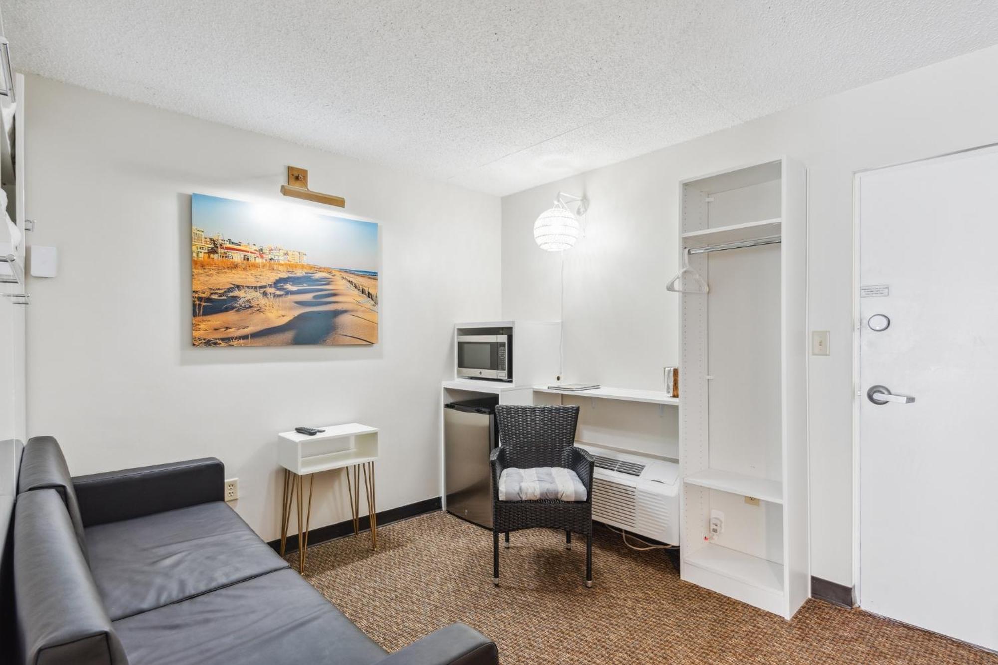 Cape Suites Room 8 - Free Parking! Hotel Room Rehoboth Beach Exterior photo