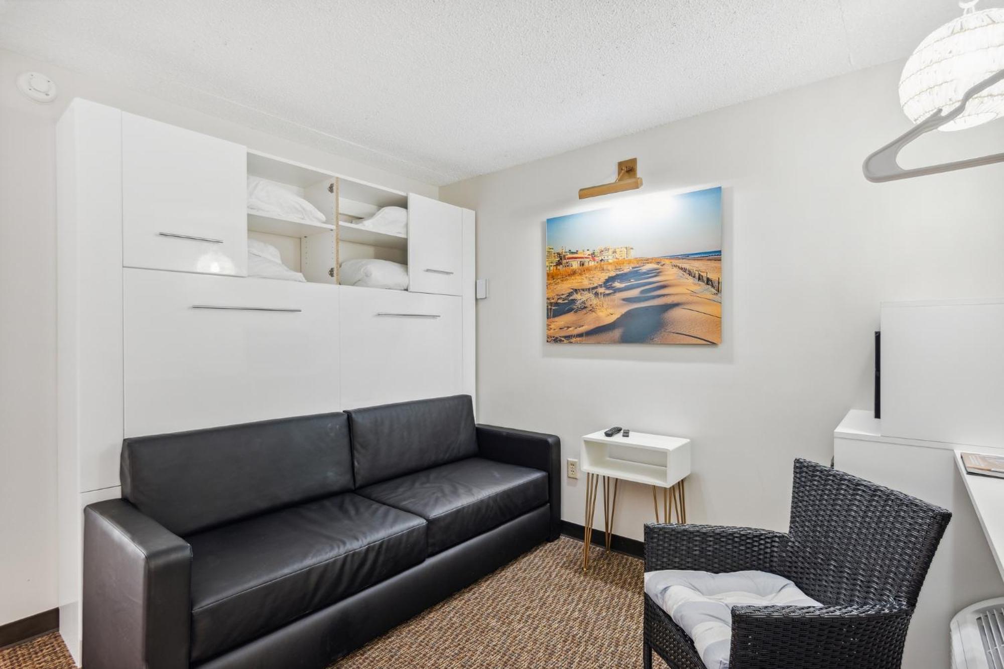 Cape Suites Room 8 - Free Parking! Hotel Room Rehoboth Beach Exterior photo